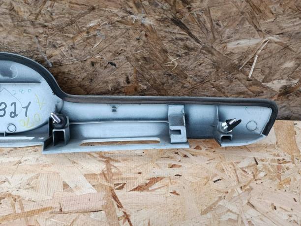 Накладка крышки багажника Toyota Camry V40 070 76811-33130-A2