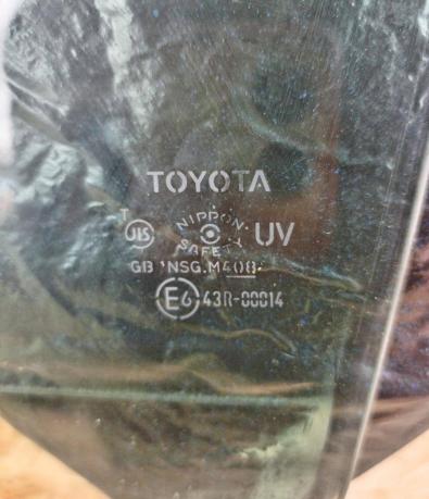 Стекло двери Toyota Camry V50 заднее 2шт 68114-33170
