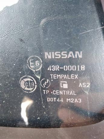 Стекло кузовное Nissan Patrol Y61 правое  83300-VB000