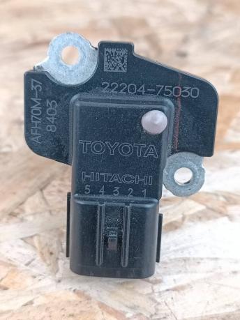 Расходомер воздуха Toyota c 04г. 2TR 1UR 2UR 3UR  22204-75030