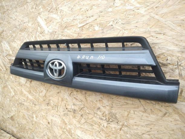 Решетка радиатора Toyota 4Runner 215 03-09гг 53100-35860-B1