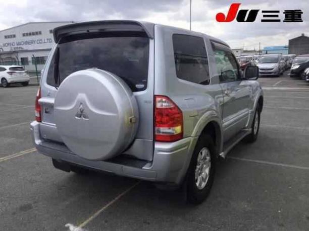 Расширитель крыла Mitsubishi Pajero 3 зад. 3-х дв. MN133674HC