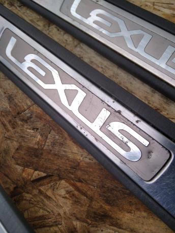 Накладка порога Lexus GX470 наружная GRAY 67911-60020-B0