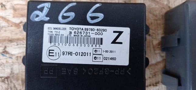 Блок управления ДВС Toyota Land Cruiser 100 2UZк-т 89661-60С90