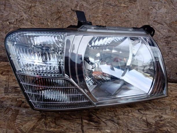 Фара Mitsubishi Pajero 3 Ксенон правая D2R MN117098