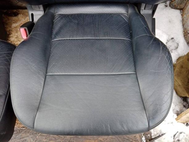 Сиденье Mitsubishi Pajero 3 Кожа Чёрная к-т MN173260XA