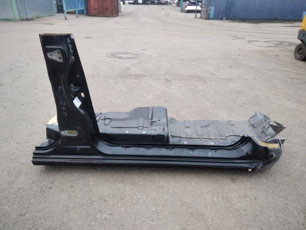 Порог Mitsubishi Pajero 3 правый без заката MR592306