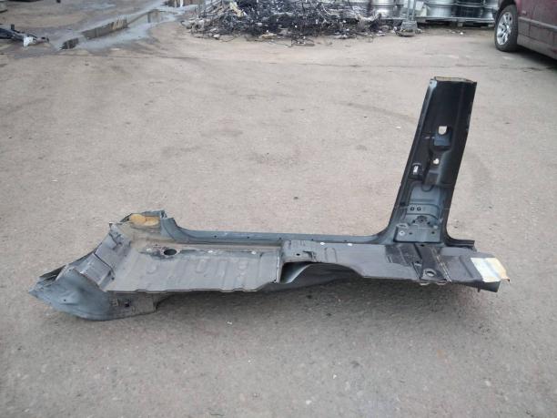 Порог Mitsubishi Pajero 3 правый без заката MR592306