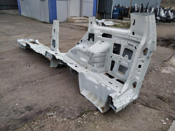 Порог Mitsubishi Pajero 4 правый кузовной 5312A542