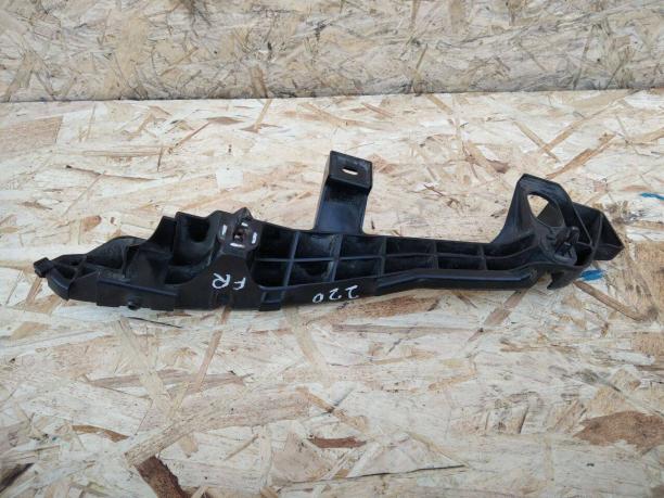 Кронштейн бампера Toyota Land Cruiser Prado 120 пр 52115-60070