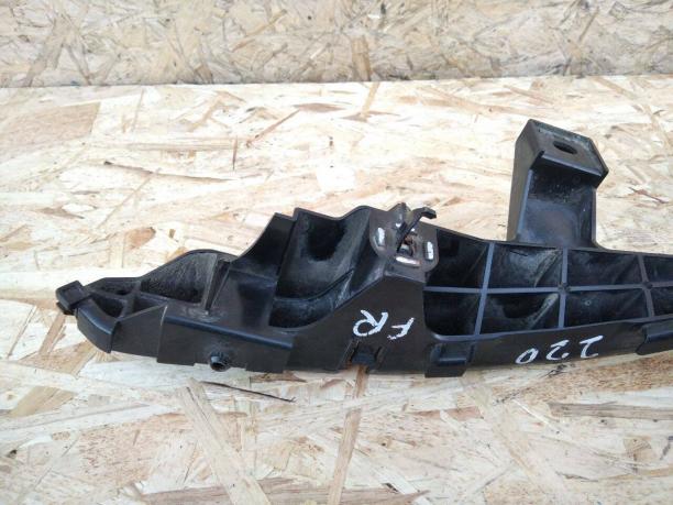 Кронштейн бампера Toyota Land Cruiser Prado 120 пр 52115-60070