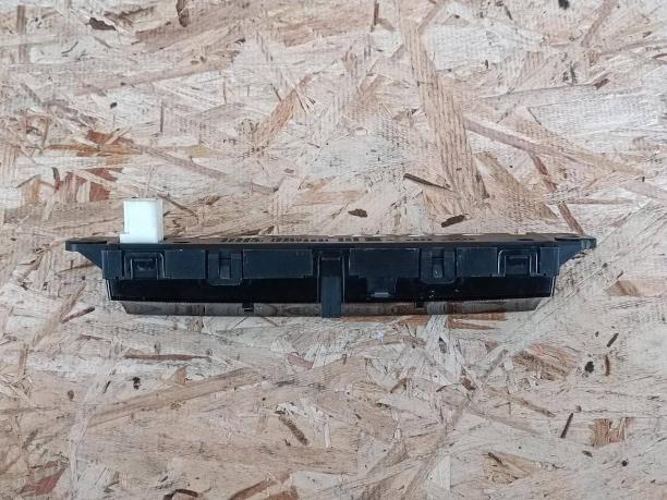 Часы Toyota Land Cruiser 200 2008-2012г  83910-60220