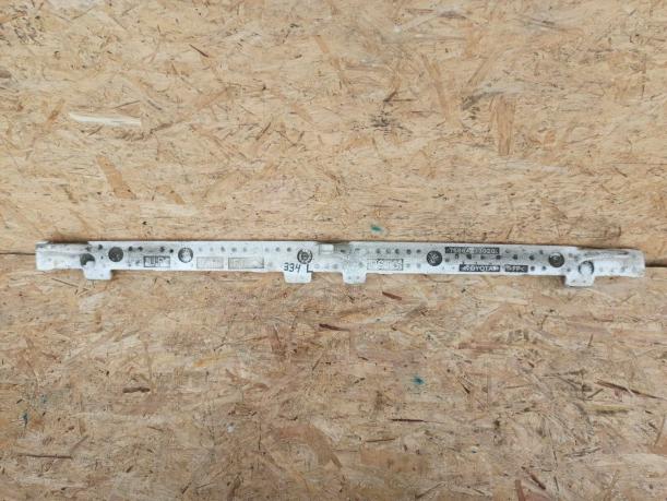 Наполнитель порога Toyota Camry V50  75864-33020