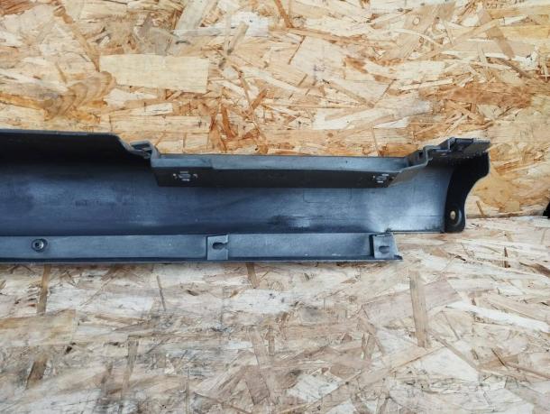 Накладка порога наружная Toyota Camry V40 правая 75850-33030-B0