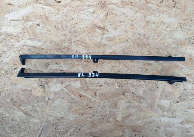 Стойка стекла двери Toyota Camry V50 задняя 2шт 67408-33100