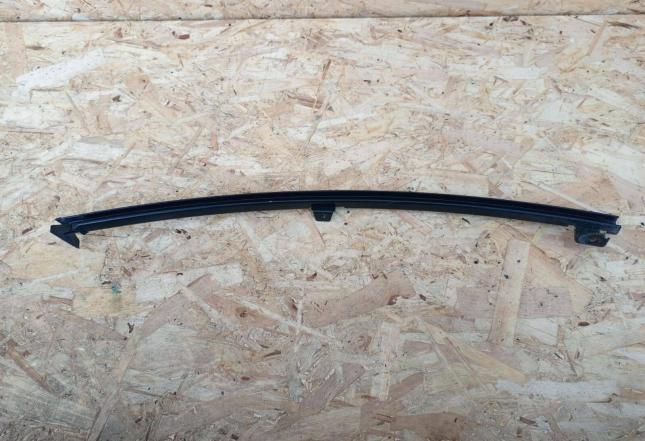 Стойка стекла двери Toyota Camry V50 задняя 2шт 67408-33100