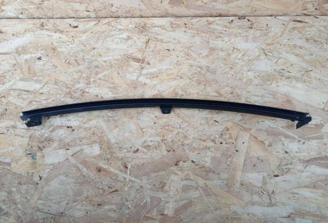 Стойка стекла двери Toyota Camry V50 задняя 2шт 67408-33100
