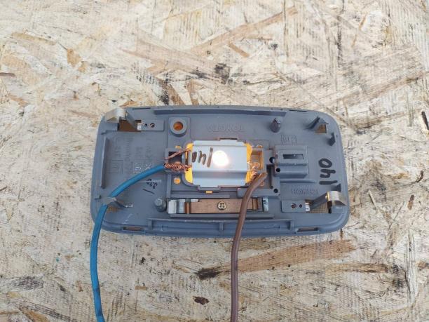 Плафон салона Toyota Land Cruiser Prado 120 средни 81240-33030-B2