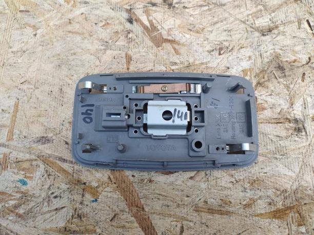 Плафон салона Toyota Land Cruiser Prado 120 средни 81240-33030-B2