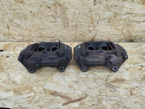 Суппорт Toyota Land Cruiser 100 передний к-т 47750-60090