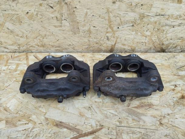 Суппорт Toyota Land Cruiser 100 передний к-т 47750-60090