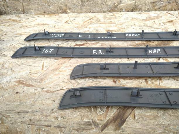 Накладка порога Toyota Land Cruiser Prado 120 GRAY 67911-60010-B1