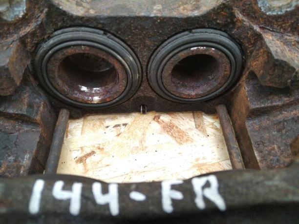 Суппорт Toyota Land Cruiser 100 передний правый 47730-60080