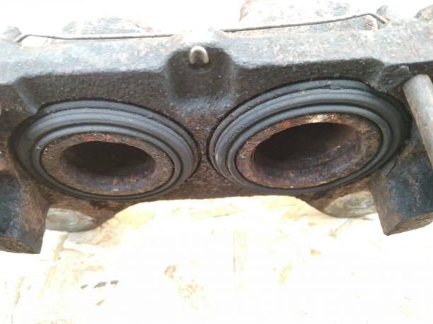 Суппорт Toyota Land Cruiser 100 передний правый 47730-60080