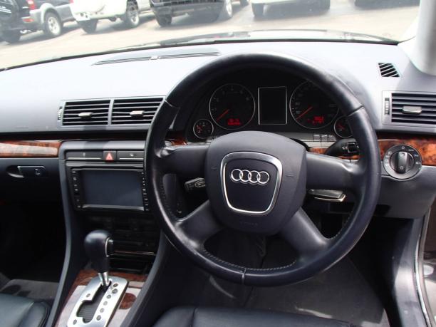 Щиток приборов Audi A4 B7  8E0920931SX