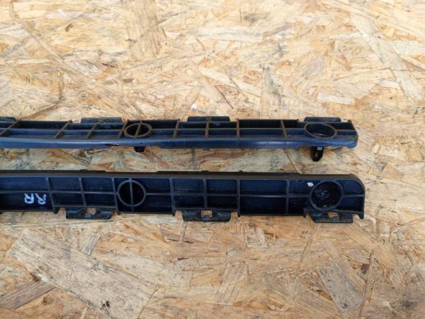 Кронштейн бампера Toyota Camry V40 задний верх к-т 52158-33010