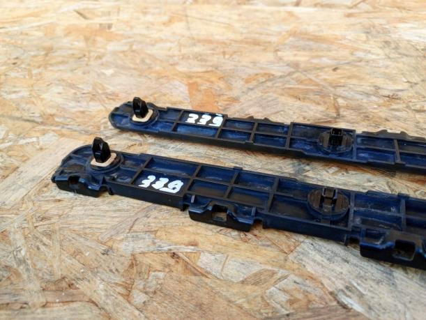 Кронштейн бампера Toyota Camry V40 задний верх к-т 52158-33010