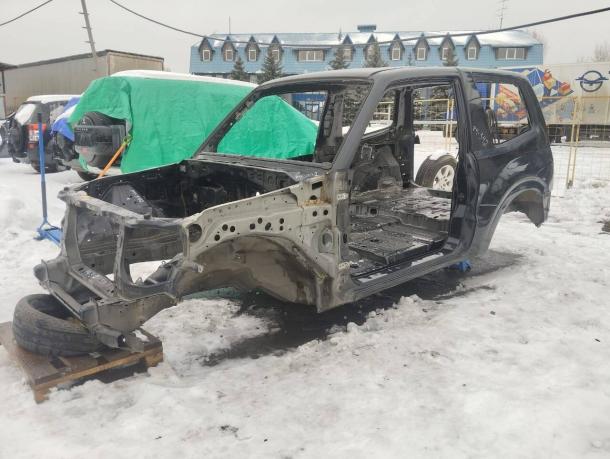 Кузов Mitsubishi Pajero 4 трехдверный MR485908