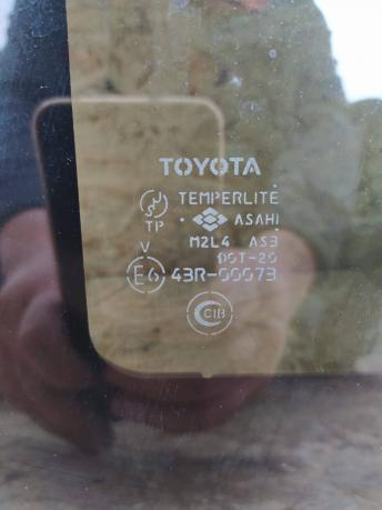 Стекло люка Toyota Land Cruiser 100 63204-60031