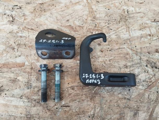 Крюк буксировочный Toyota Land Cruiser 100 перед 51961-60220