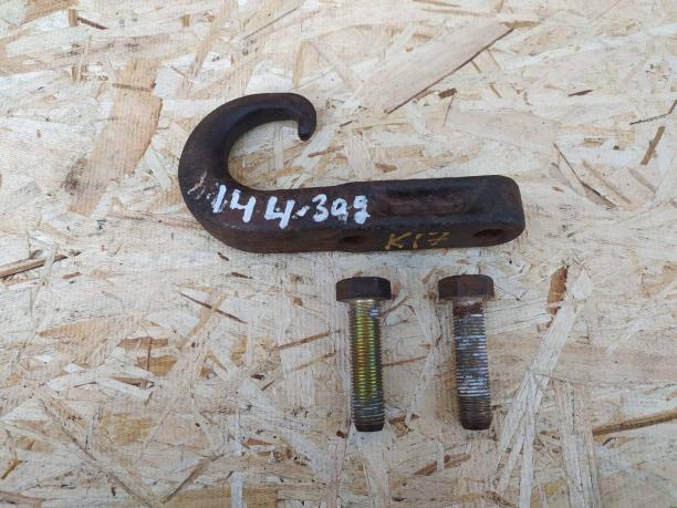 Крюк буксировочный Toyota Land Cruiser 100 зад 51965-60031