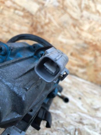 Заслонка дроссельная Toyota Land Cruiser 100 2UZ 22030-50140