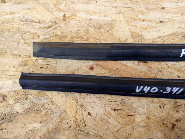 Уплотнитель капота Toyota Camry V40 на крыле к-т 53389-33050