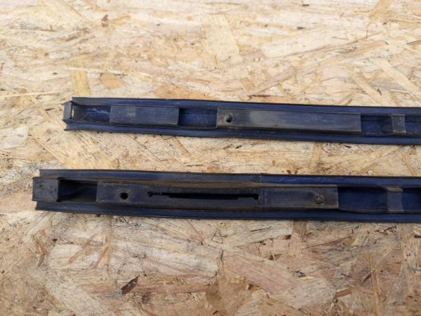 Уплотнитель капота Toyota Camry V40 на крыле к-т 53389-33050