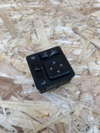 Кнопка регулировки зеркал Mitsubishi Pajero Sport  MR951347