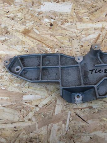 Кронштейн трубки EGR Toyota Land Cruiser 200 1URFE 25635-38010