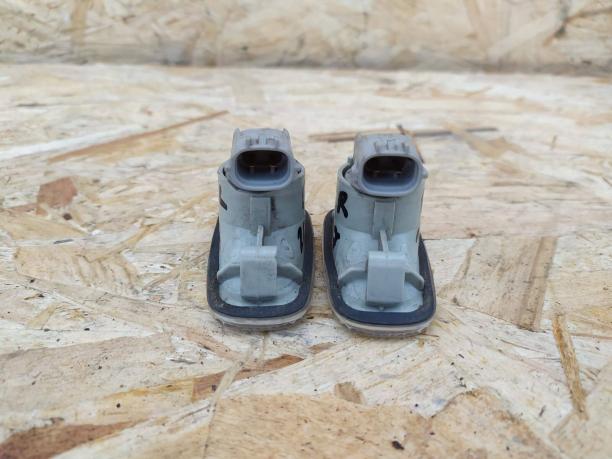 Указатель поворота Toyota Land Cruiser Prado 120 81731-51010