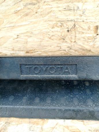 Наполнитель бампера Toyota Land Cruiser 200 перед 52611-60050