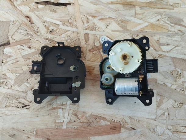 Сервопривод отопителя Toyota Prado 120 063800-0660 87106-35180