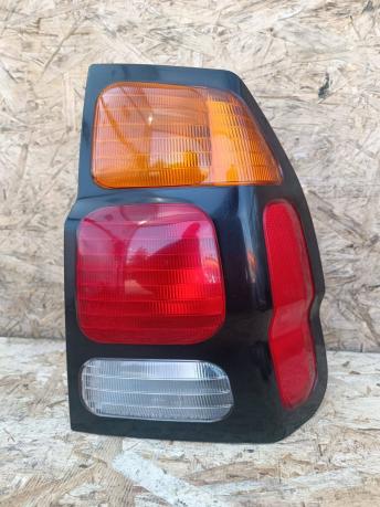 Фонарь Mitsubishi Pajero Sport K9 задний правый MR496374