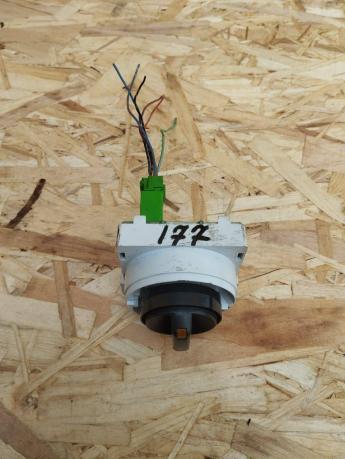 Кнопка раздатки Suzuki Grand Vitara 05-07г CJB565A002