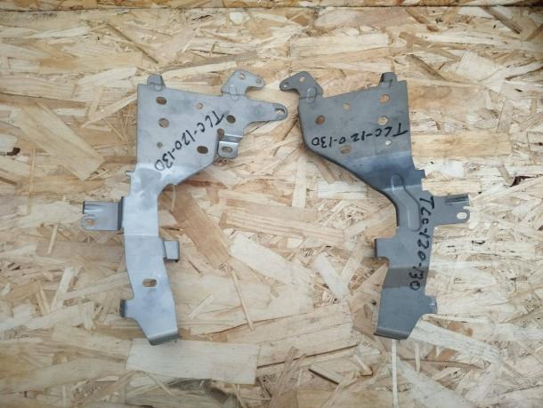 Кронштейн магнитолы Toyota Land Cruiser Prado 120 86211-60110