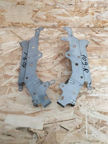 Кронштейн магнитолы Toyota Land Cruiser Prado 120 86212-60121