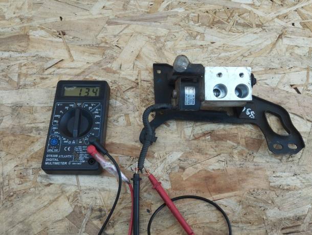 Клапан радиатора кондиционера Toyota Hilux  443310-0981
