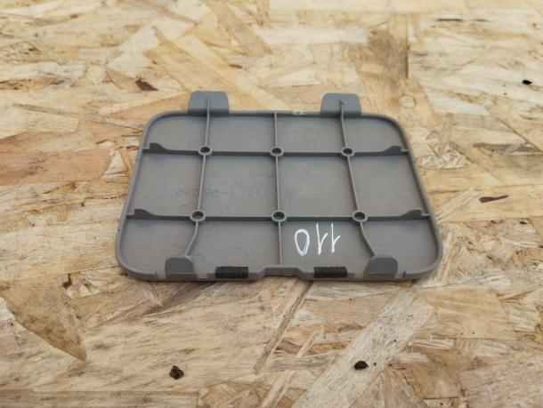 Крышка обшивки 5-й двери Toyota 4Runner 215 64791-35010-B0