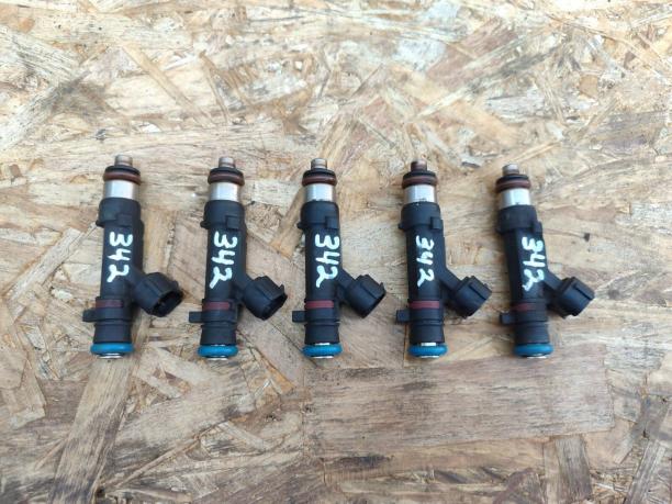 Форсунка топливная Mitsubishi Pajero 4 6G75 1465A069